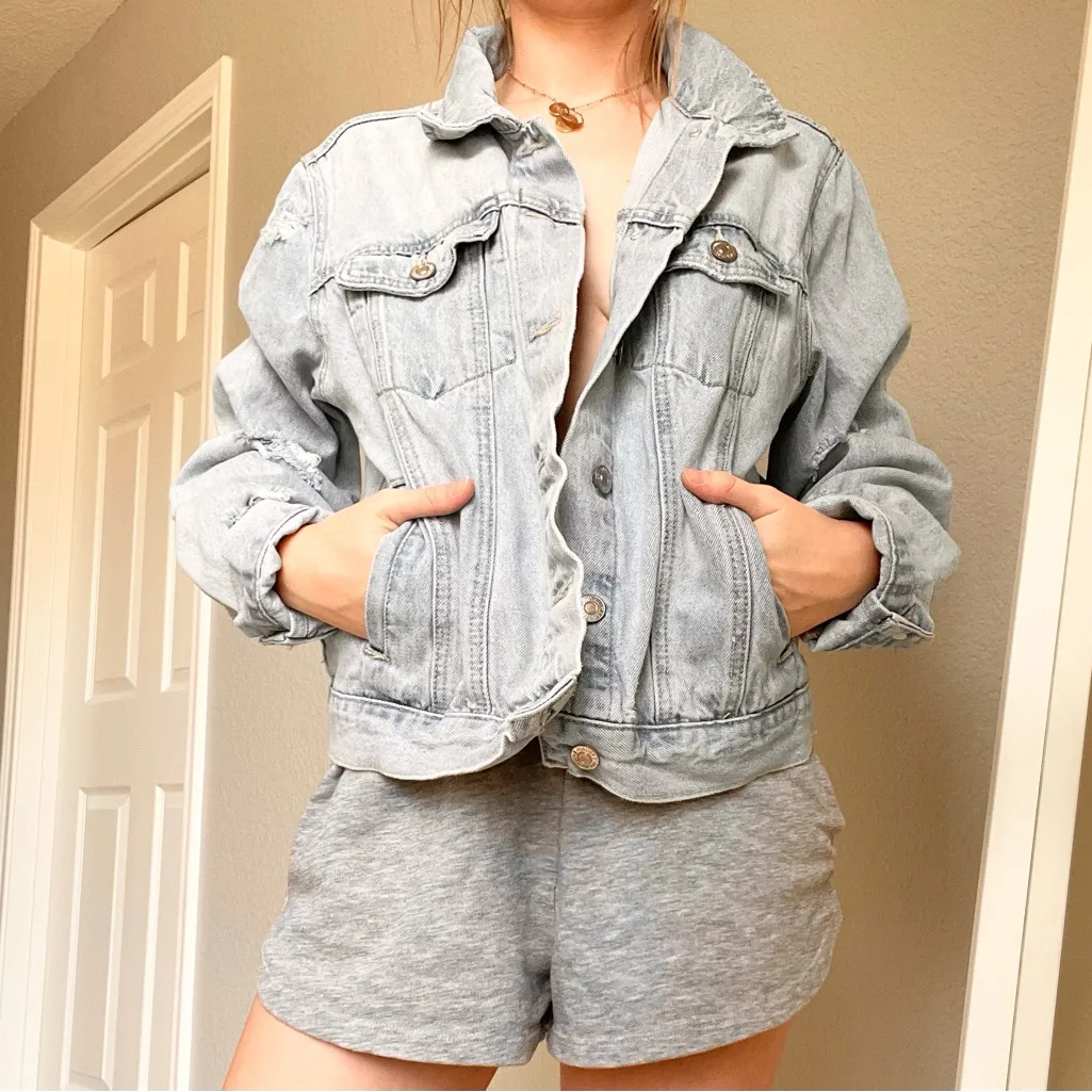 Forever 21 Light Wash Distressed Jean Jacket - Image 4