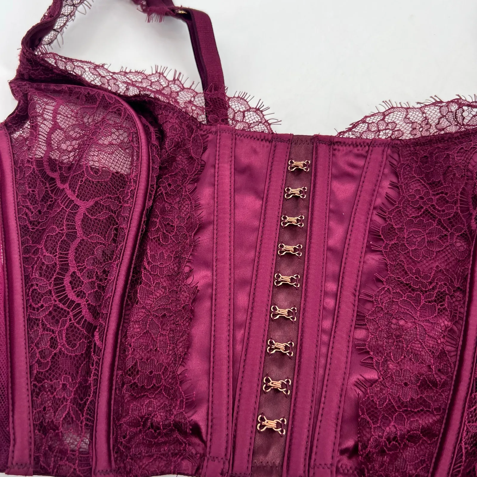 Victoria’s Secret Dream Angels Purple Lace unlined Cropped Corset Top bra medium - Image 4