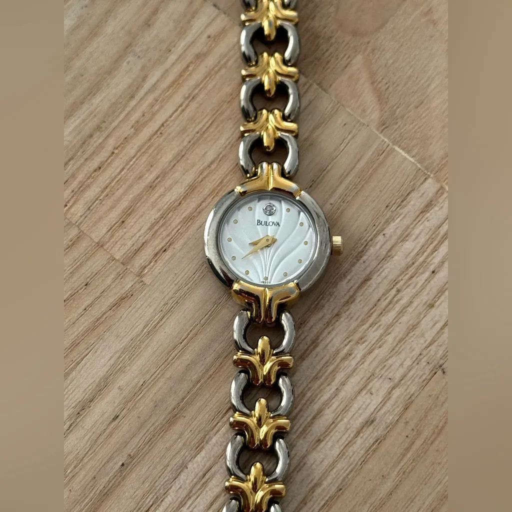 Bulova Diamond Vintage Ladies Watch Two-Tone Bracelet Case Shimmery Silver Dial - Image 4