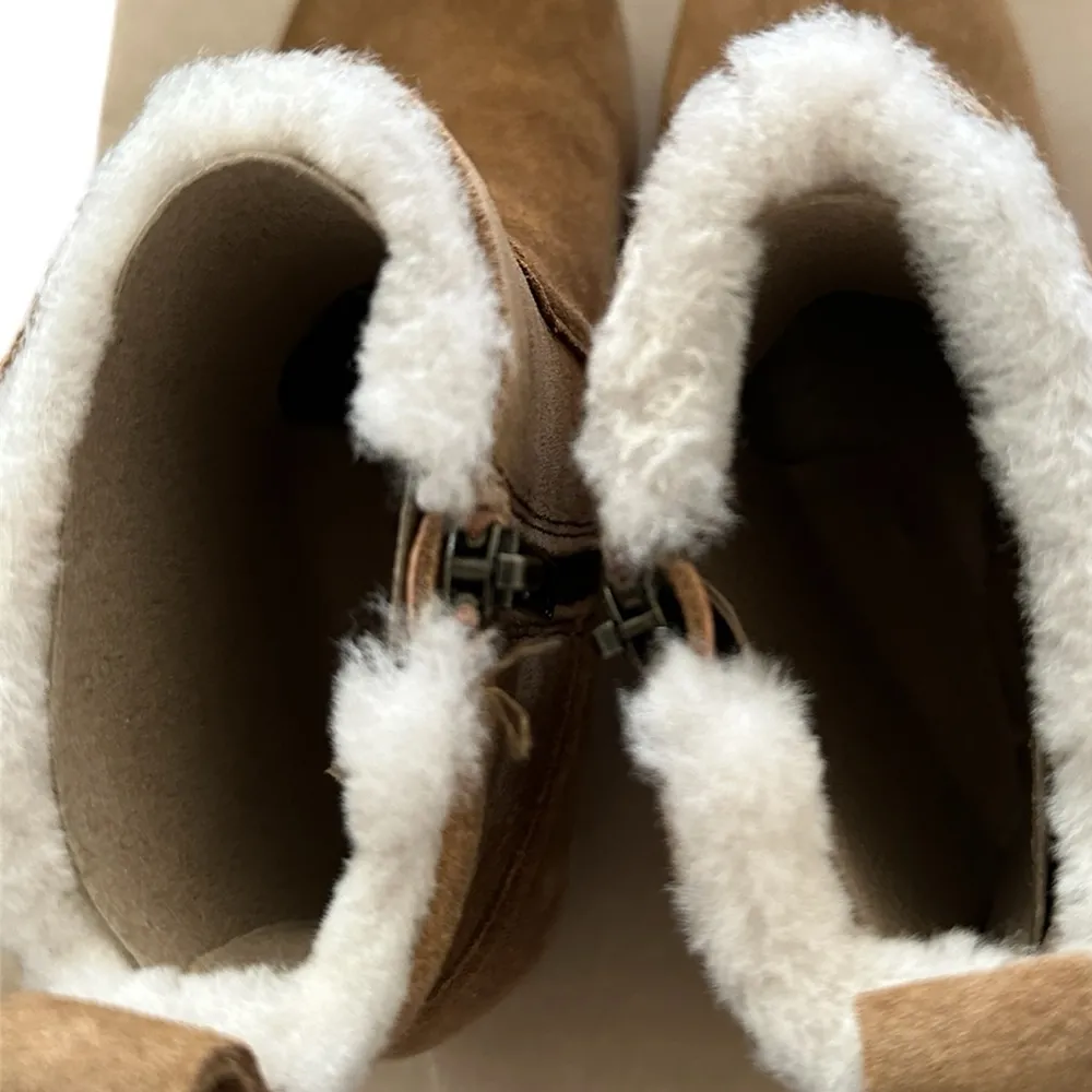 NIB  The Marceline Clog Boot in Shearling Toffee Size 5.5 - Image 6