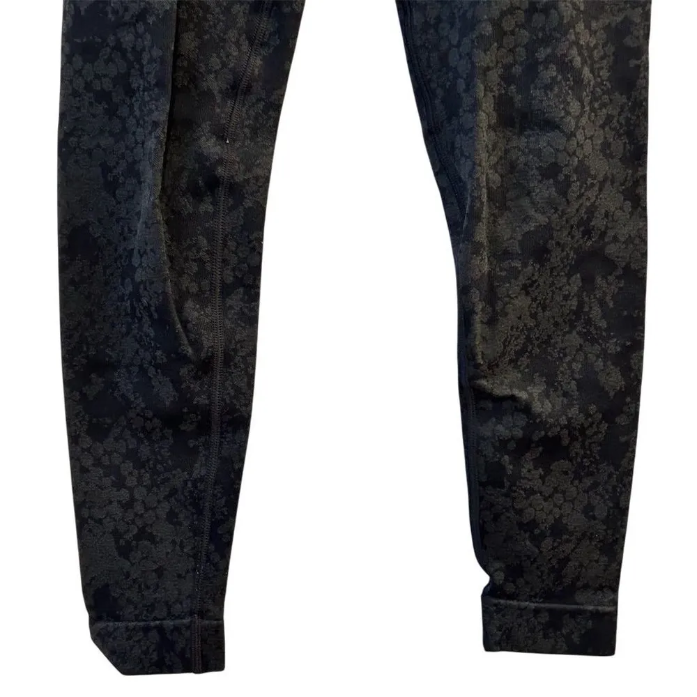 Gymshark Women's Animal Print Seamless Leggings Black Size S - Image 3