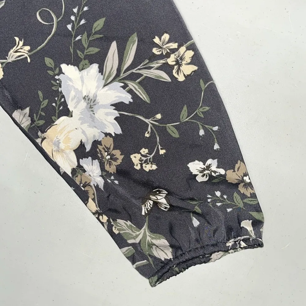 Old Navy NWT Size XL Gray - Floral/Butterfly Print One Piece Pant Jumpsuit - Image 4