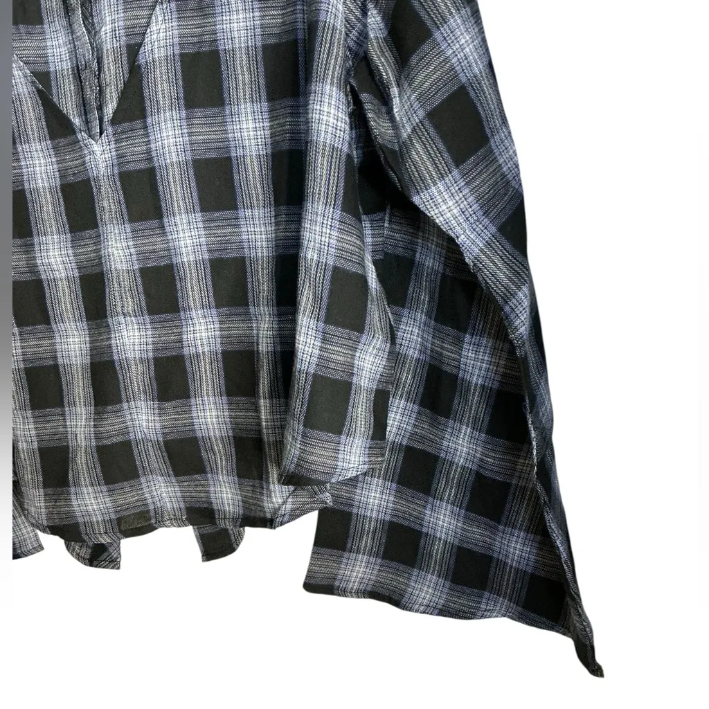 Stylish Black and White Plaid Button Down Shirt Size 14 - Image 4