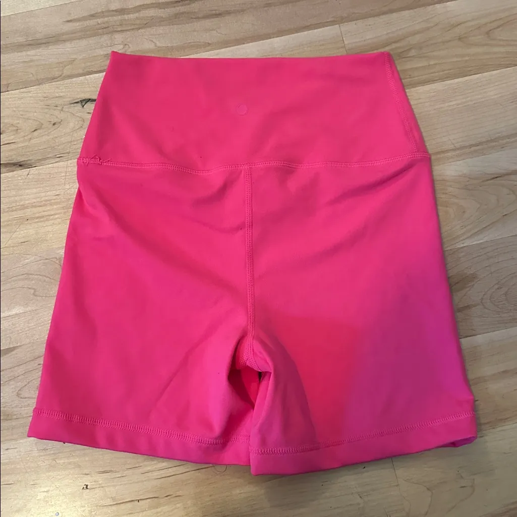 NWT Yogalicious Lux Crossover 5” Short Biker Pink Small - Image 2