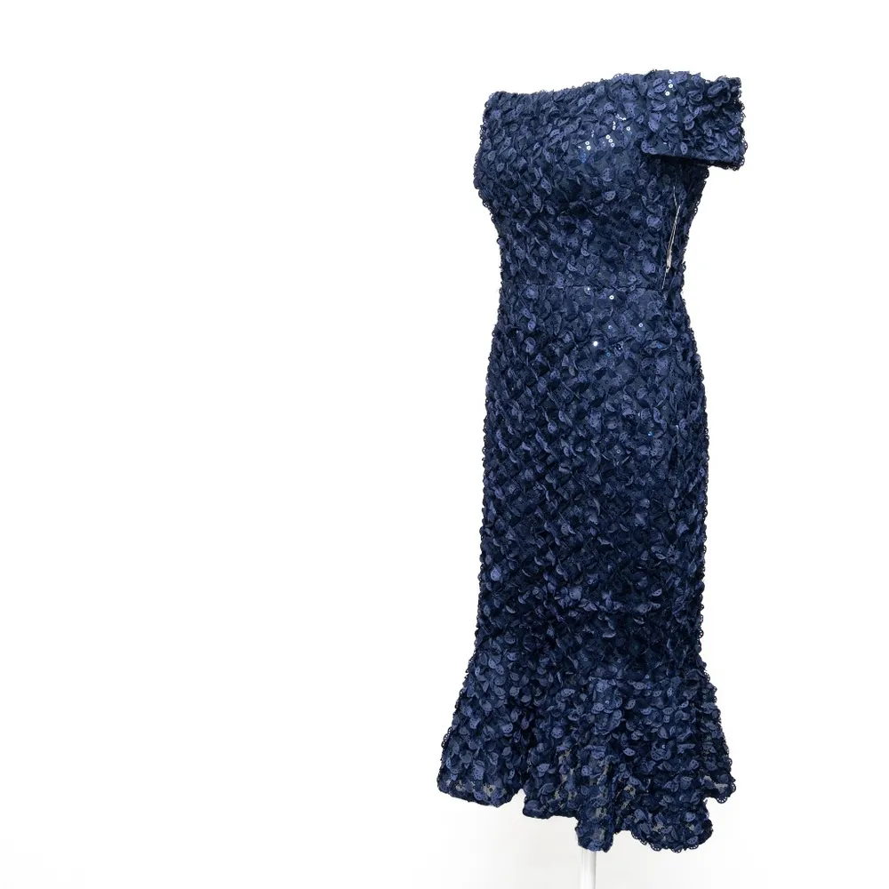 Xscape Off The Shoulder Lace Midi Dress - Image 13