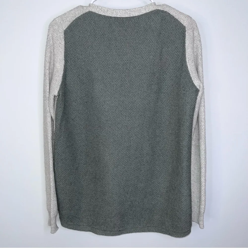Feature Gray Green Colorblock Tulip Hem Knit Pullover Sweater Medium - Image 11