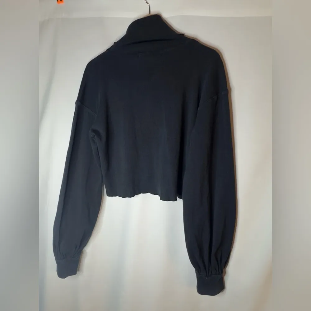 Free People Beach lightweight cropped, turtleneck sweatshirt with ballon sleeves - Image 9