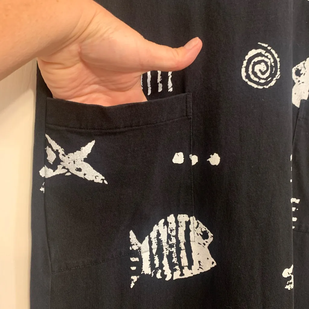 M Mac Black & White “Rock Fish” Print Midi Tee Small Dress. 2601 - Image 2
