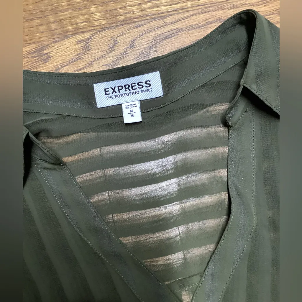 Express Portofino sheer blouse. Dark olive green. Size Medium - Image 6