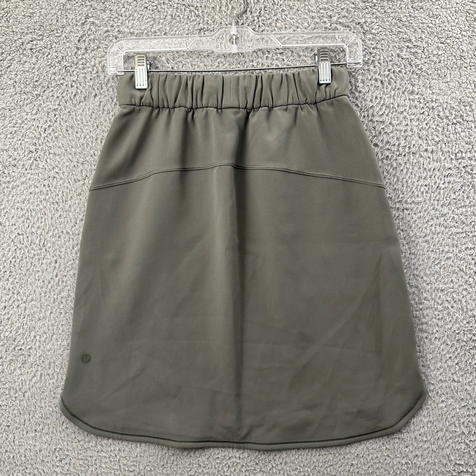 Lululemon On The Fly‎ Skirt Woven Grey Sage Green Travel Business Casual Women 4 - Image 2