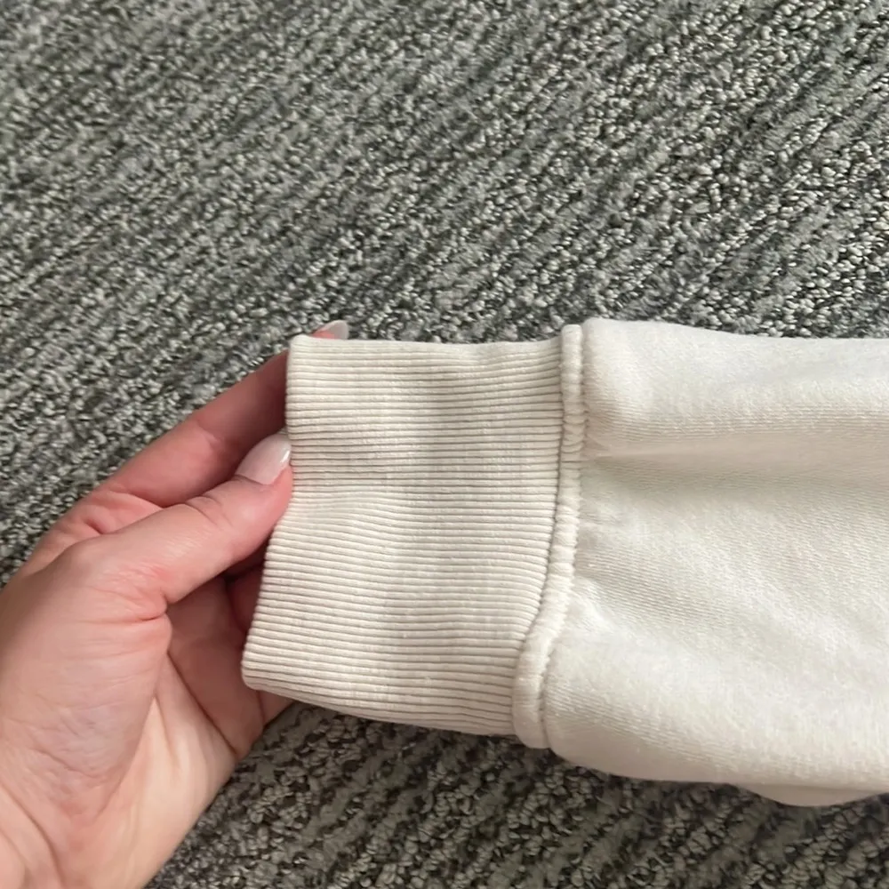 Zara Cropped Cream Hoodie - Image 5