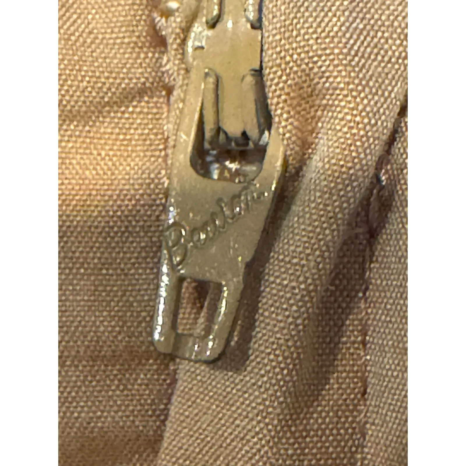 70's Burberrys Tan day dress Embroidered Crest, boulton zip & size tab small - Image 12