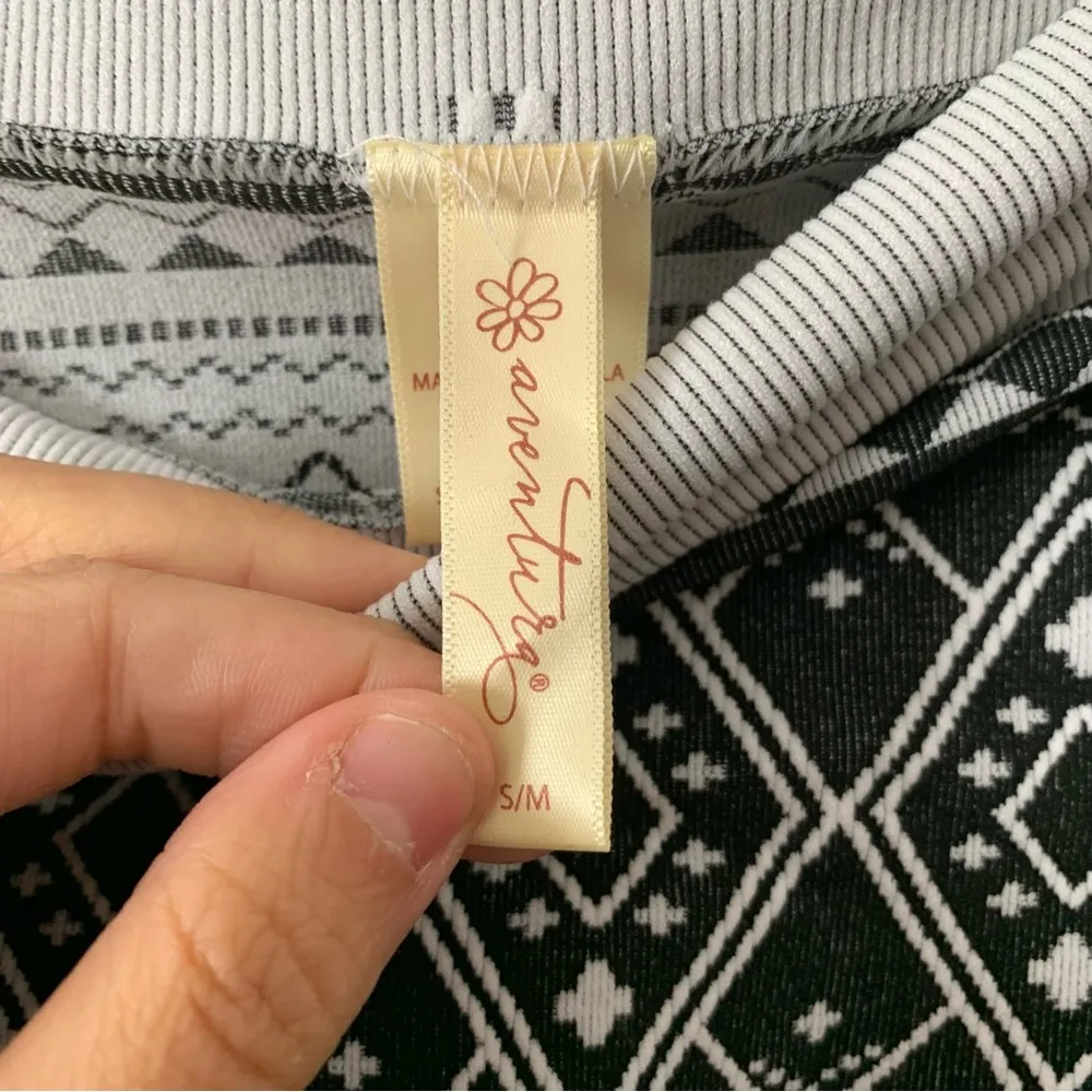 NWT Aventura Black Patterned Laken Leggings - Image 5