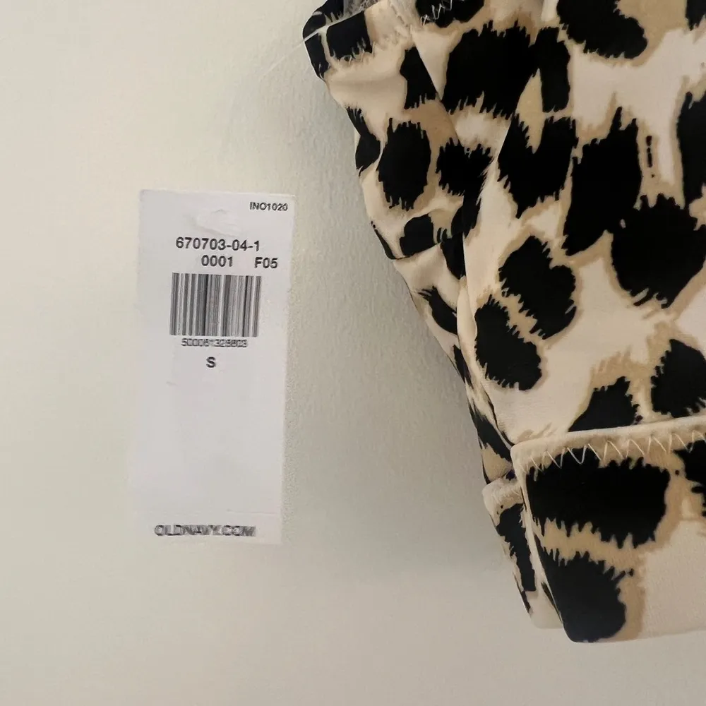 Old Navy NWT Leopard Print Cross Top Bikini Top Flutter Sleeve Size Small - Image 5
