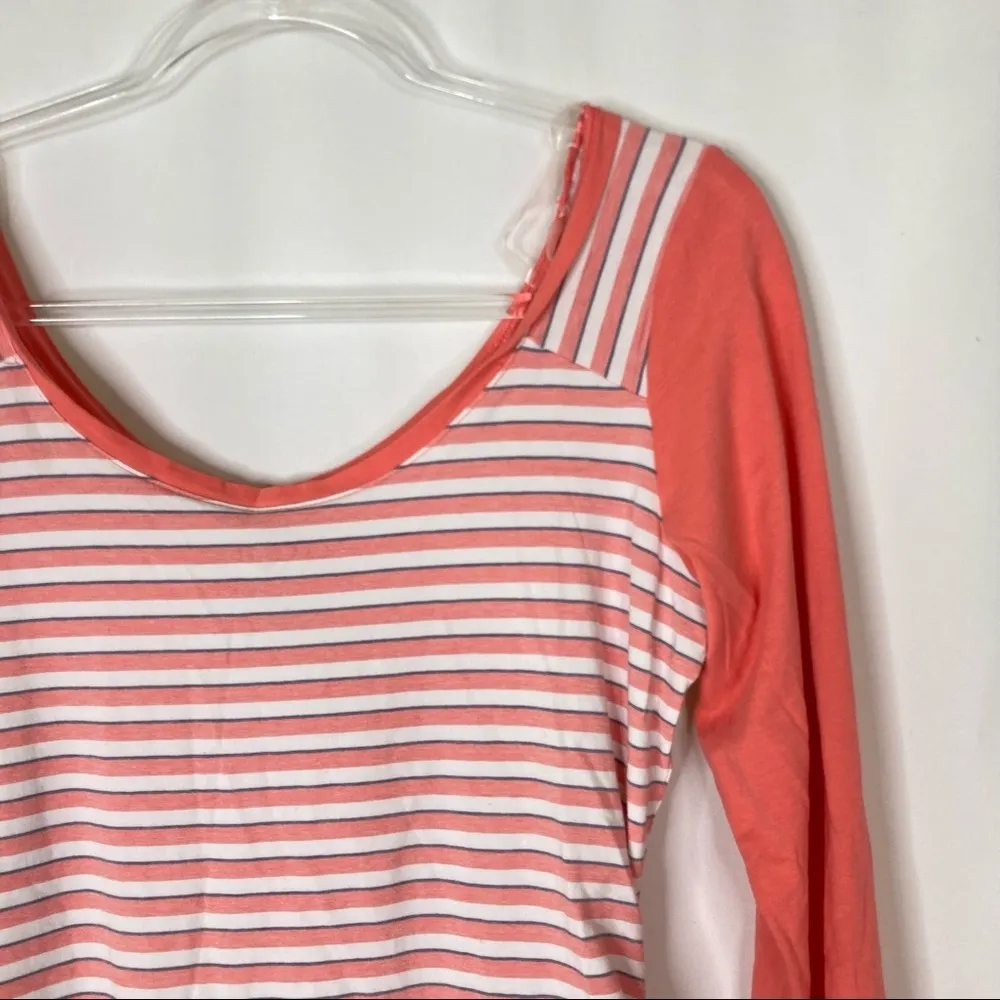 3/$30 Columbia | Omni-Wick PFG Coral Stripe Dress M - Image 3