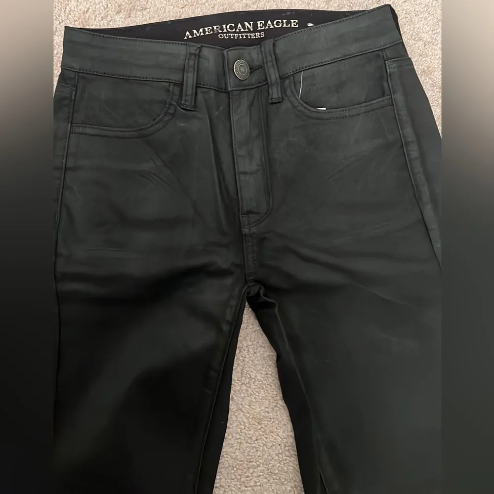 🆕 American Eagle Leather Coated Black Jegging, Size 2 Regular Hi-Rise - Image 9
