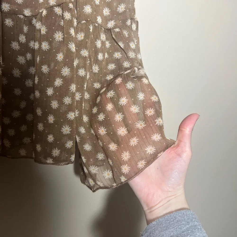 Hayden Women’s Daisy Print Tiered Chiffon Top - Image 9