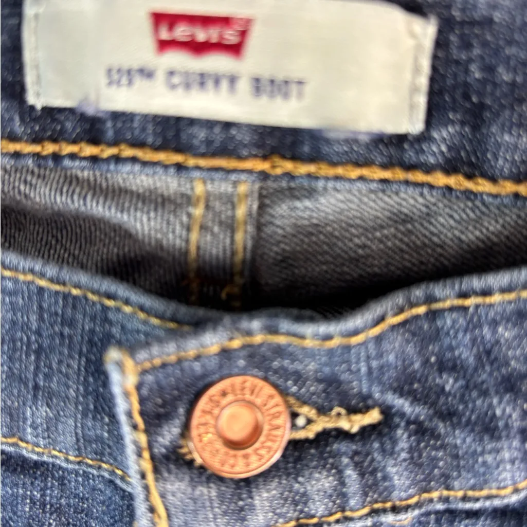 Levi's 6 Women's Boot Cut Jeans - Dark Blue - Image 8