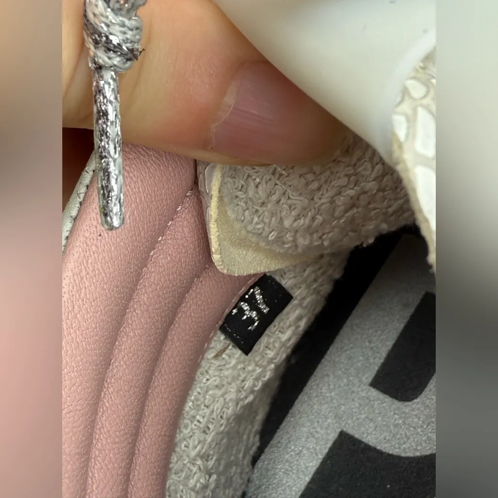 P448 Women's High-Top gray Sneakers size 7 - Image 3