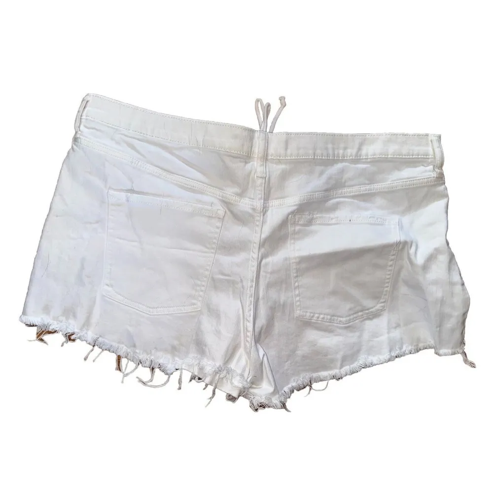 Express Vintage Mid Rise Lace-Up Raw Hem Jean Shorts White Stretch 18 Plus - Image 3