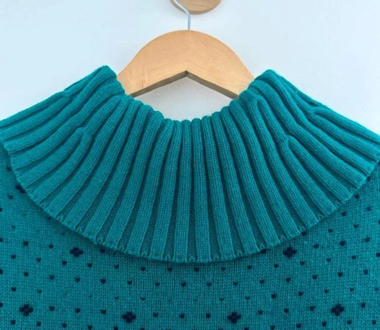 Christmas  Cozy Pine street Cowlneck Sweater Green / Navy Size S - Image 8