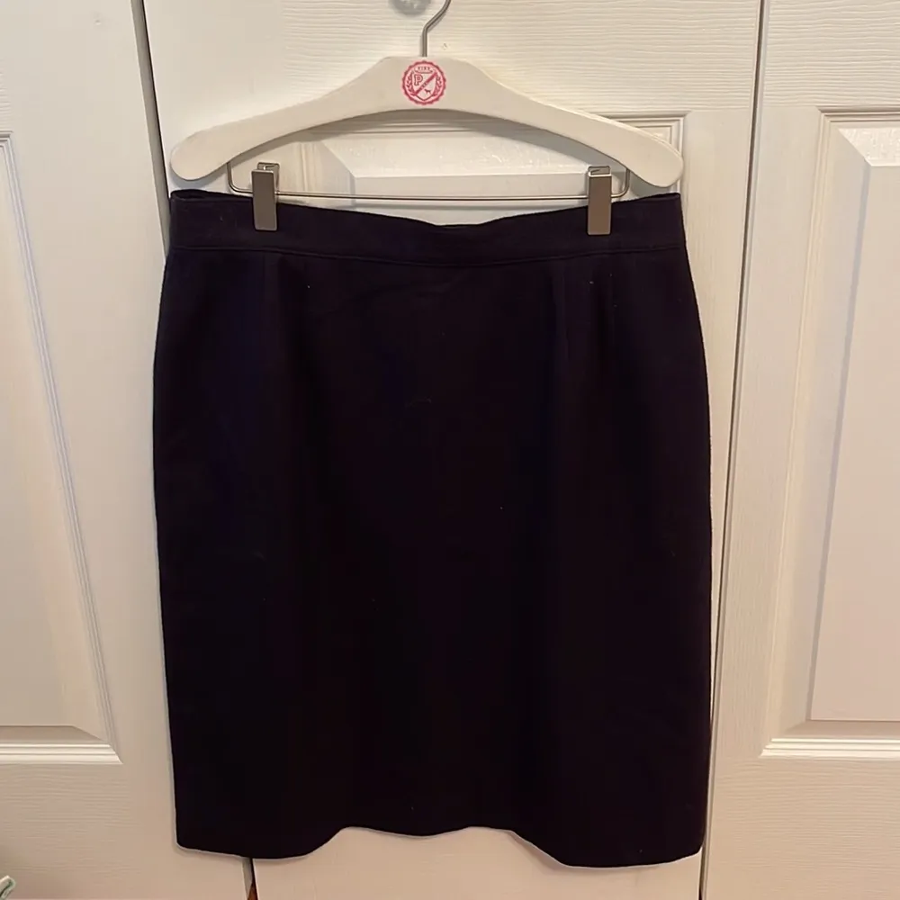 Vintage Sag Harbor Navy Wool Knee Length Pencil Skirt - Image 2