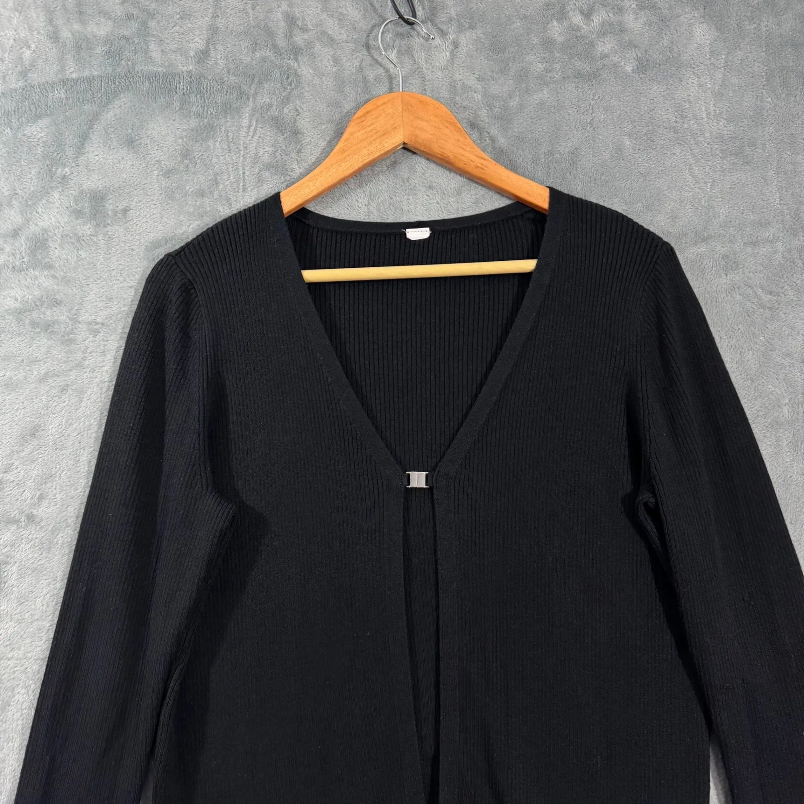 Alo Yoga Knit Salana Cardigan Silver Clasp Black Fine Ribbed Knit Large - Image 2