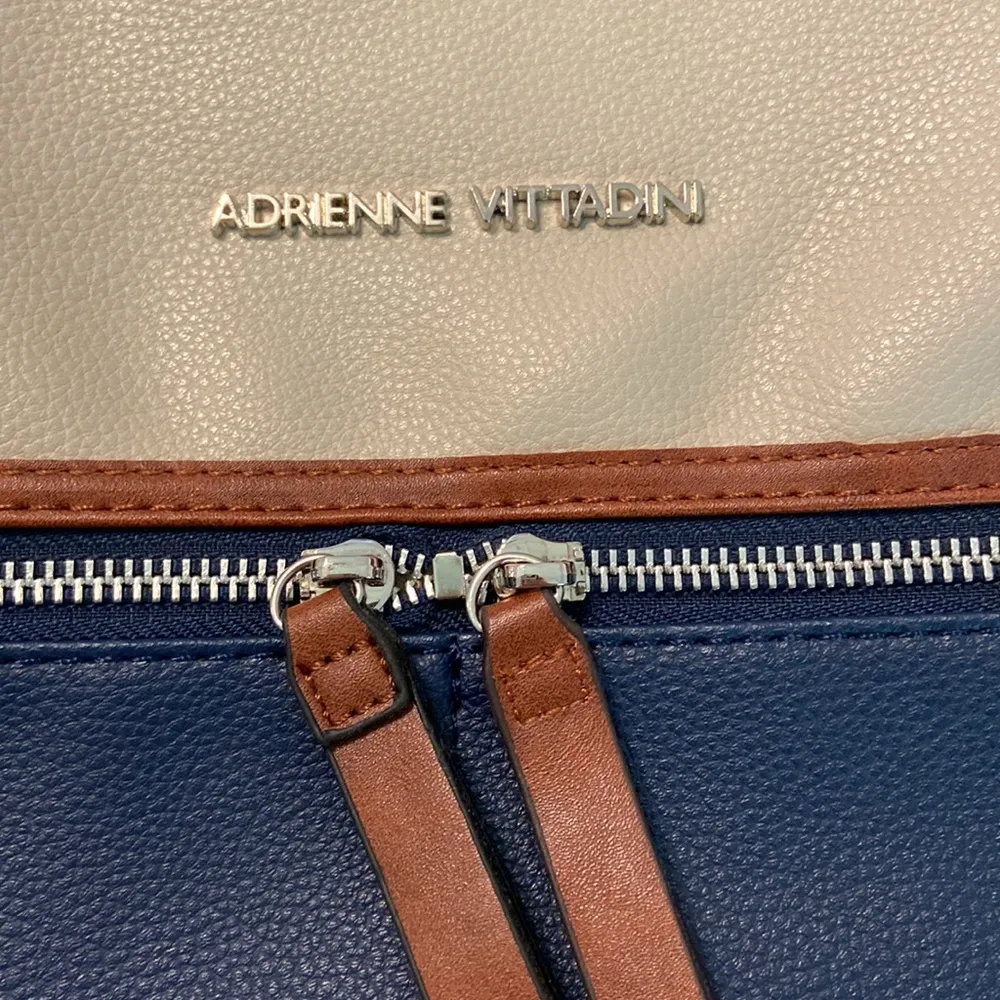 Adrienne Vittadini Purse/Bag large size it’s 13” long and 13” wide brand new - Image 2