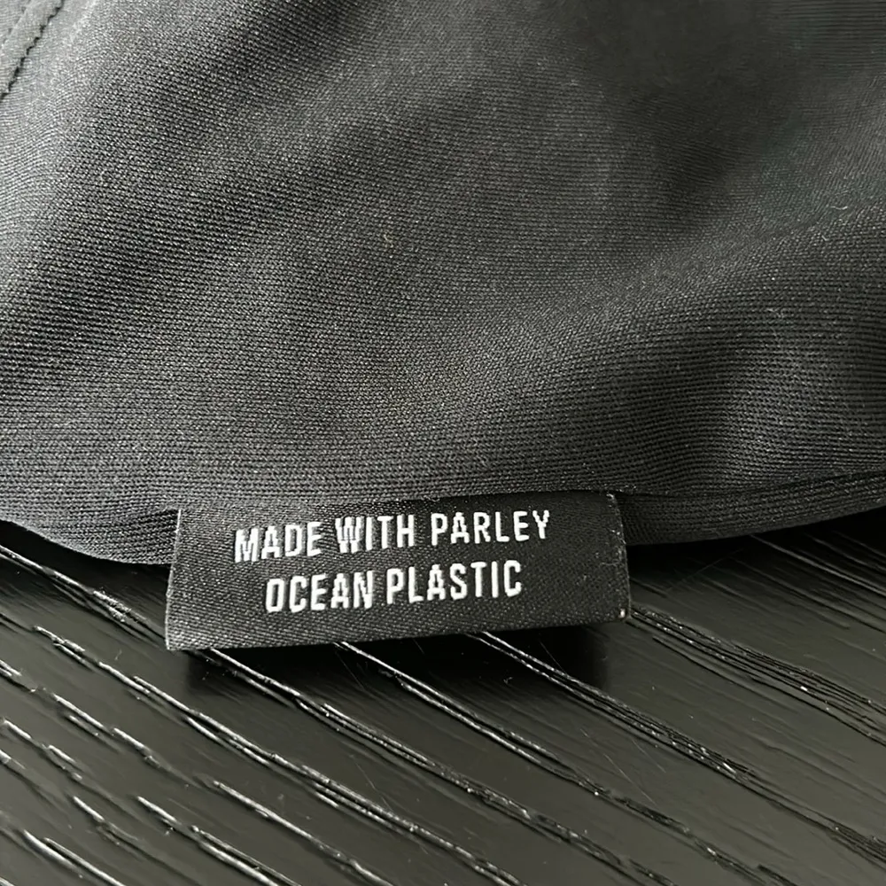 Adidas  Primeblue Black Crop Athletic Top Small - Image 9