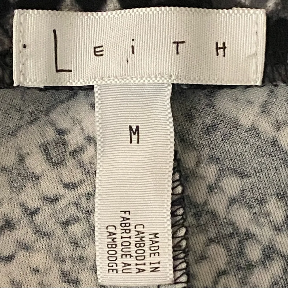 LEITH grey & black snakeskin design, straight leg, high waist pants. Medium. EUC - Image 10