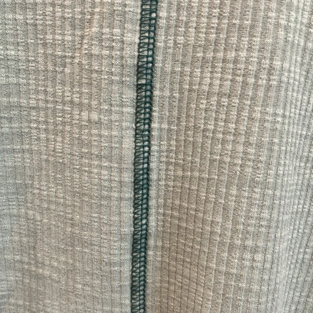 Crochet Detail Exposed Seam Oversized Top Pullover V Neck drop shoulder NWT Green Size undefined - Image 4