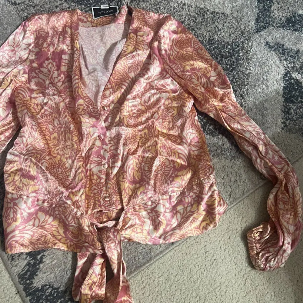 NWOT Alexis floral blouse small - Image 4