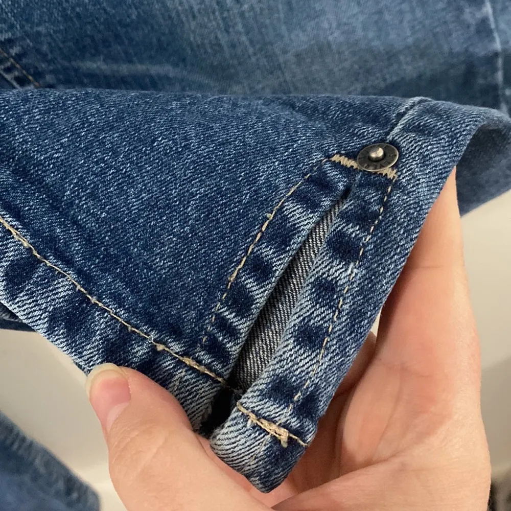 Silver Jeans vintage rigid Y2K denim Capri jeans hem slits sz 28 Canada made - Image 8