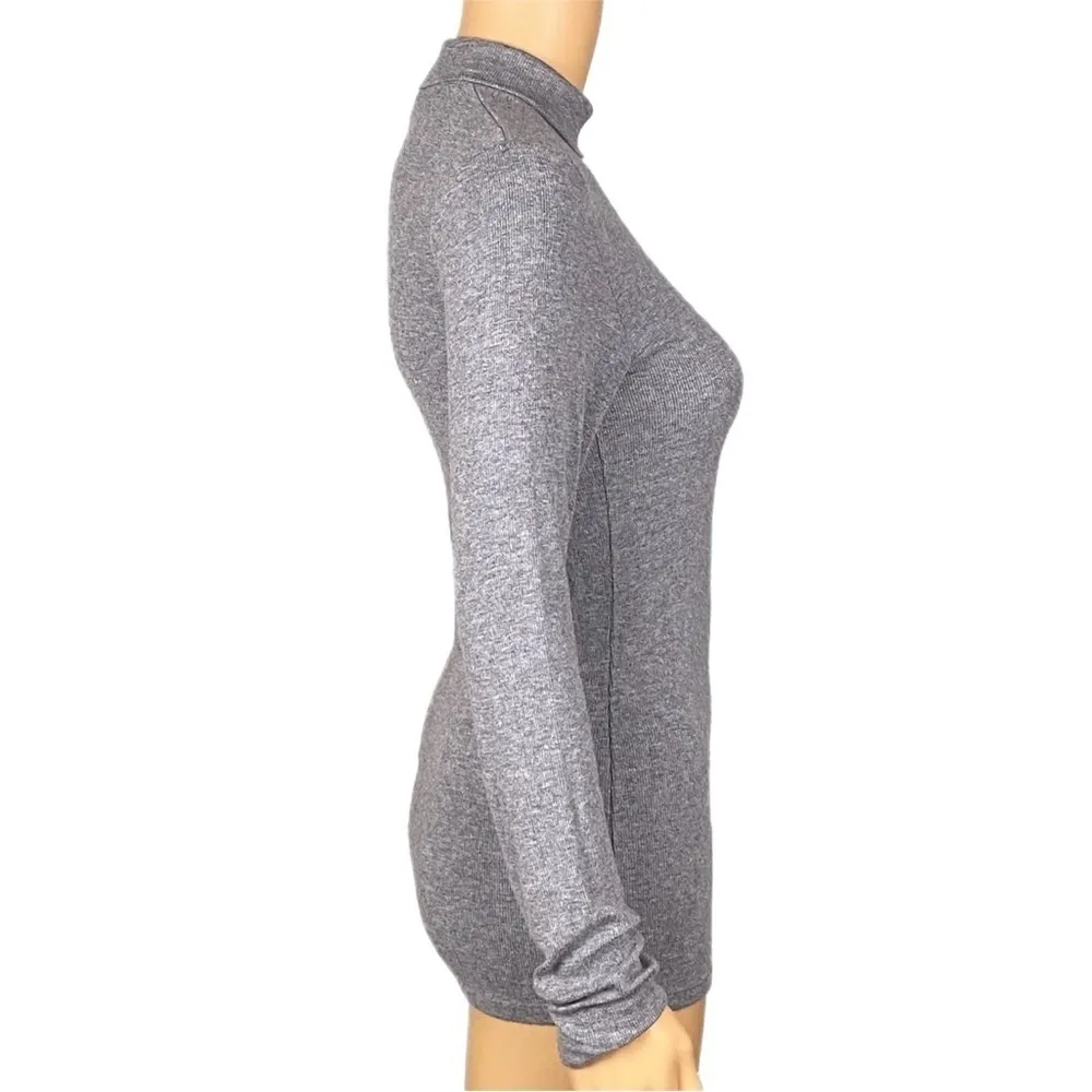 WILFRED/ARITZIA grey, thin ribbed, super soft turtleneck sweater. Medium. EUC - Image 7