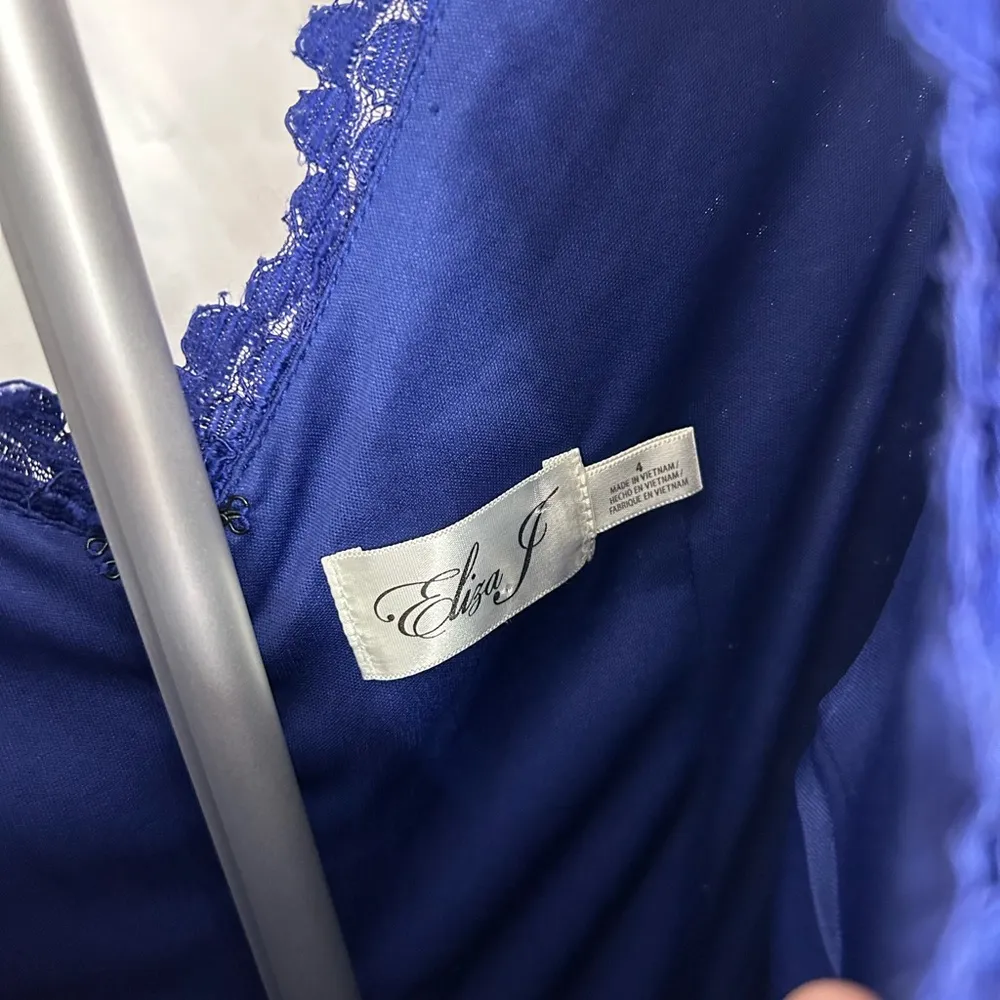 Eliza J Blue Lace V Neck Back Cocktail Knee Length Sheath Dress Sz 4 - Image 3