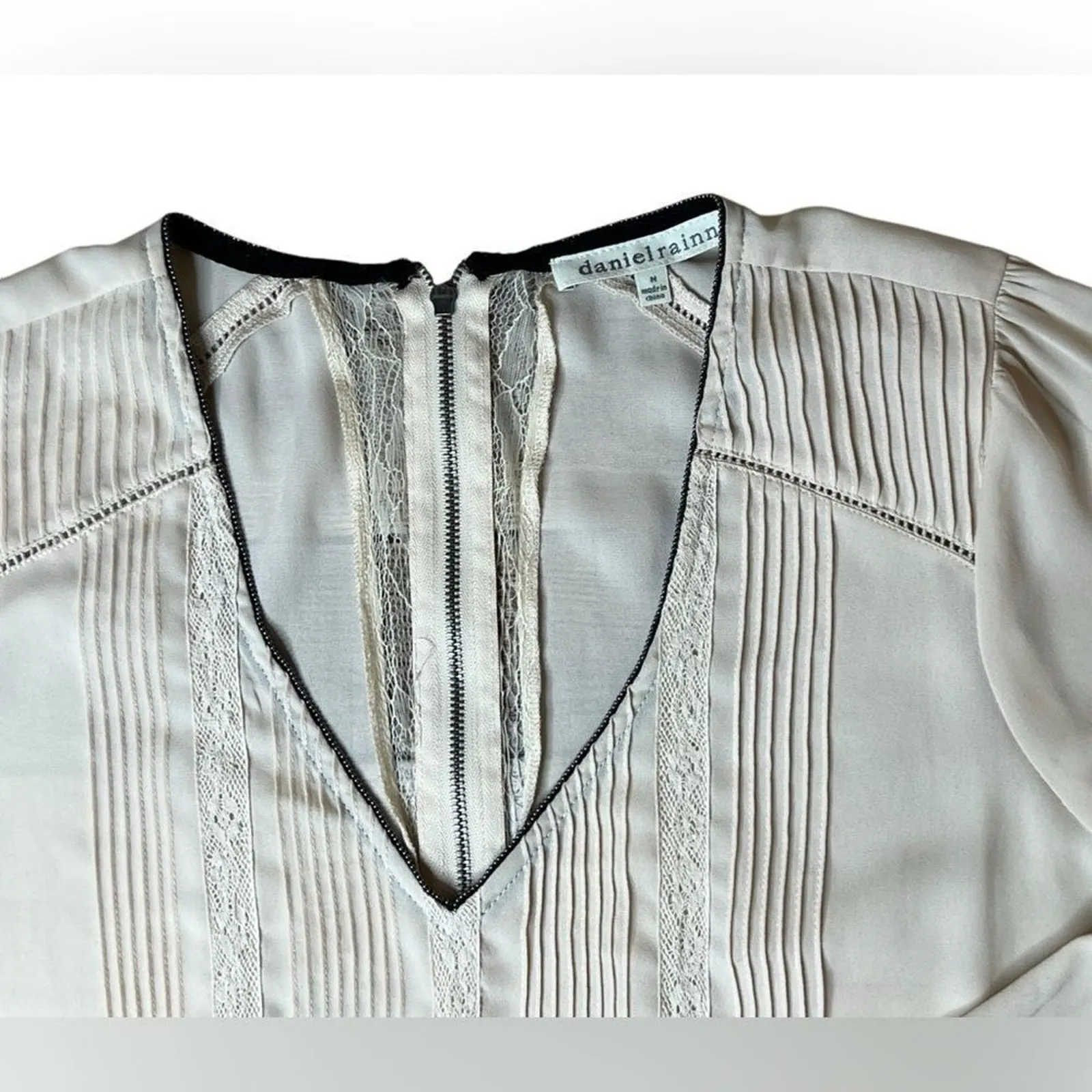 Daniel Rainn Sheer Pintuck Pleated Cream Long Sleeve Blouse MEDIUM Cottage - Image 4