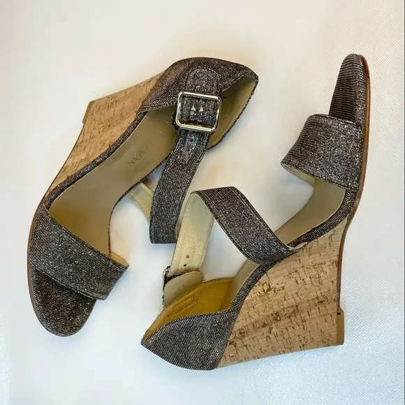 Stuart Weitzman Wedge Sandals Gold Metallic‎ Sparkle Size 8 Y2K Baddie Glam - Image 6