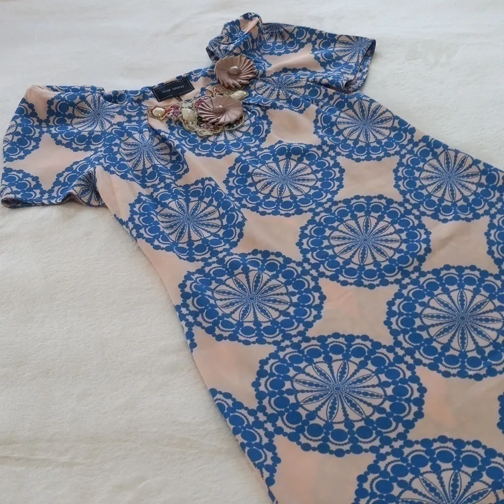 River Island Blue & Tan Kaleidoscope Print Floral Embellished Mini Dress - Image 4