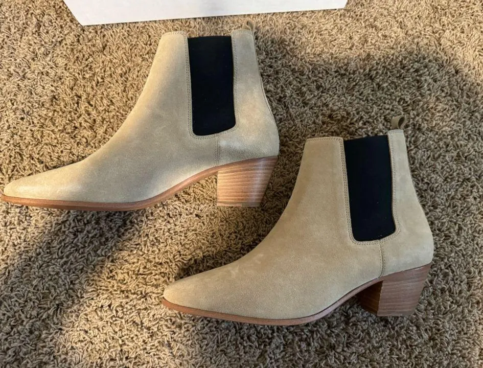 NIB  Women's Natural Yvette Suede Ankle Boots - sz 41 - Image 7