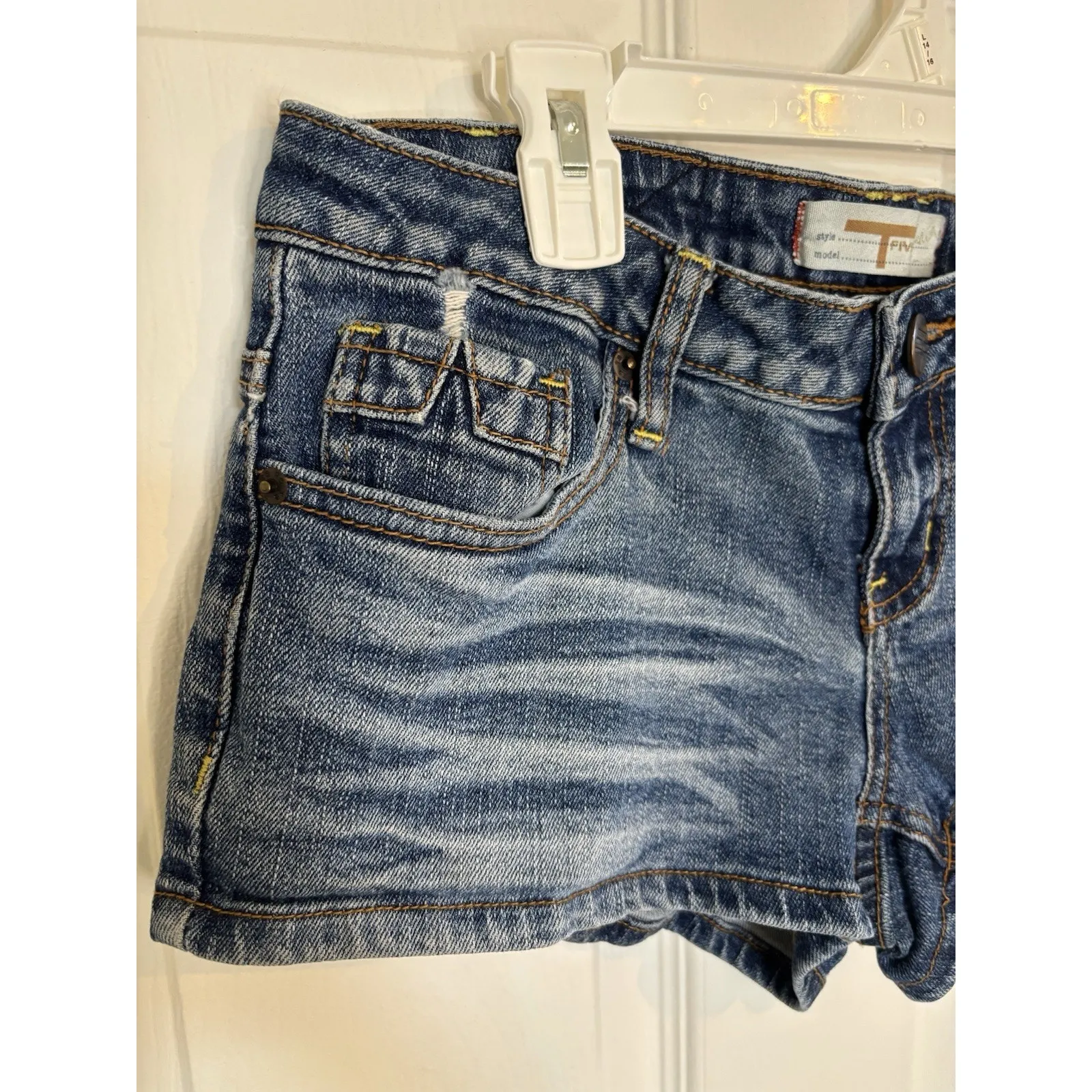 Y2K T Five Denim Shorts Size 7 Low Rise Whiskering Star Cut Outs Festival Blue - Image 2
