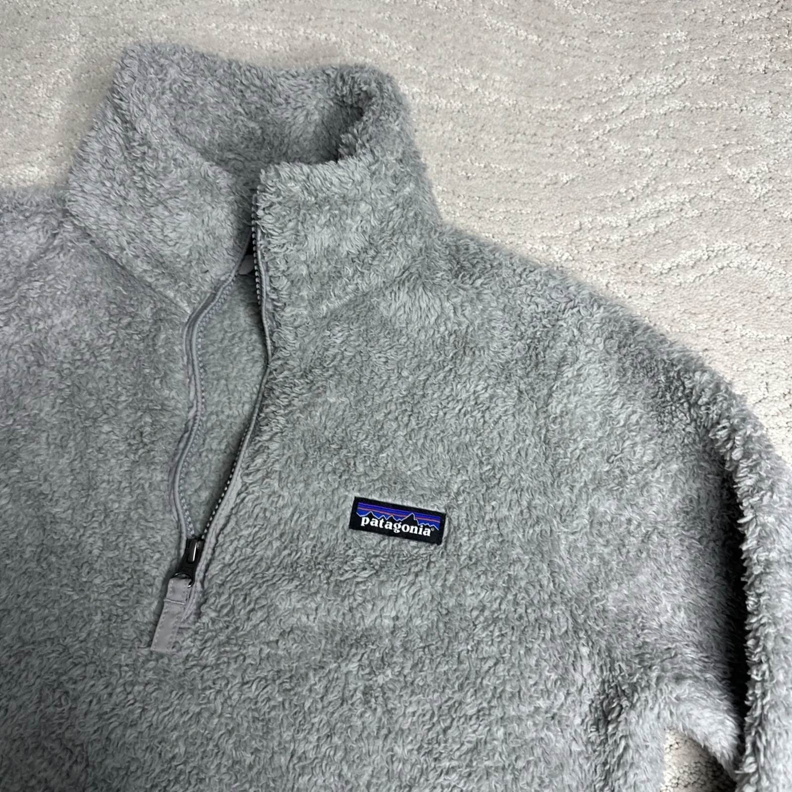 Women's Patagonia Medium 1/4 Zip Teddy Fleece Pullover Sweatshirt - Image 2