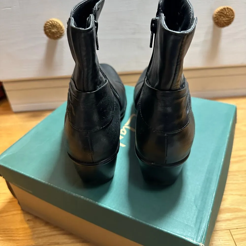 Clarks Rosabelle Black Leather Heeled Bootie Size 8.5 - Image 8