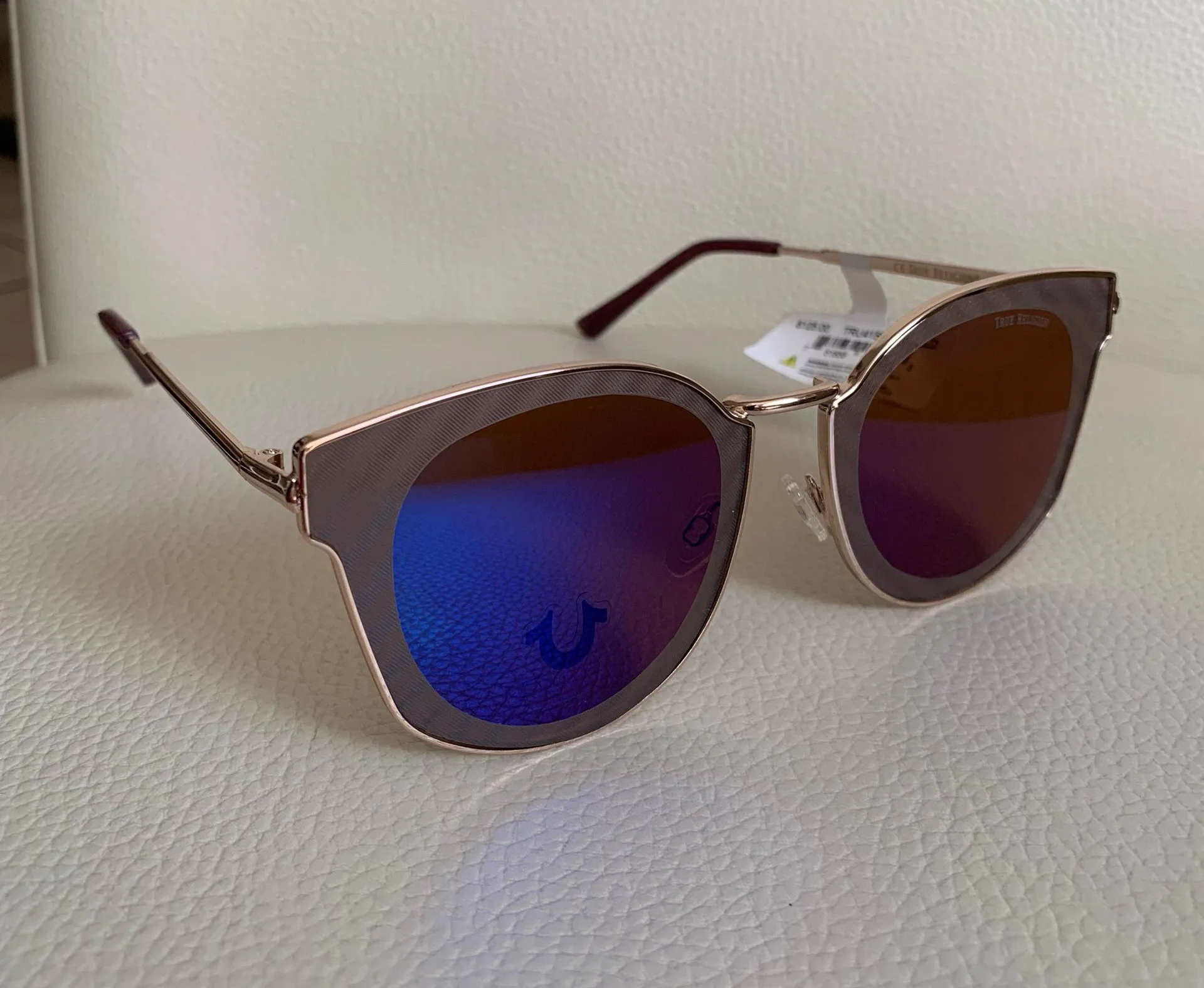 Cat Eye Mirrored Sunglasses - Image 3