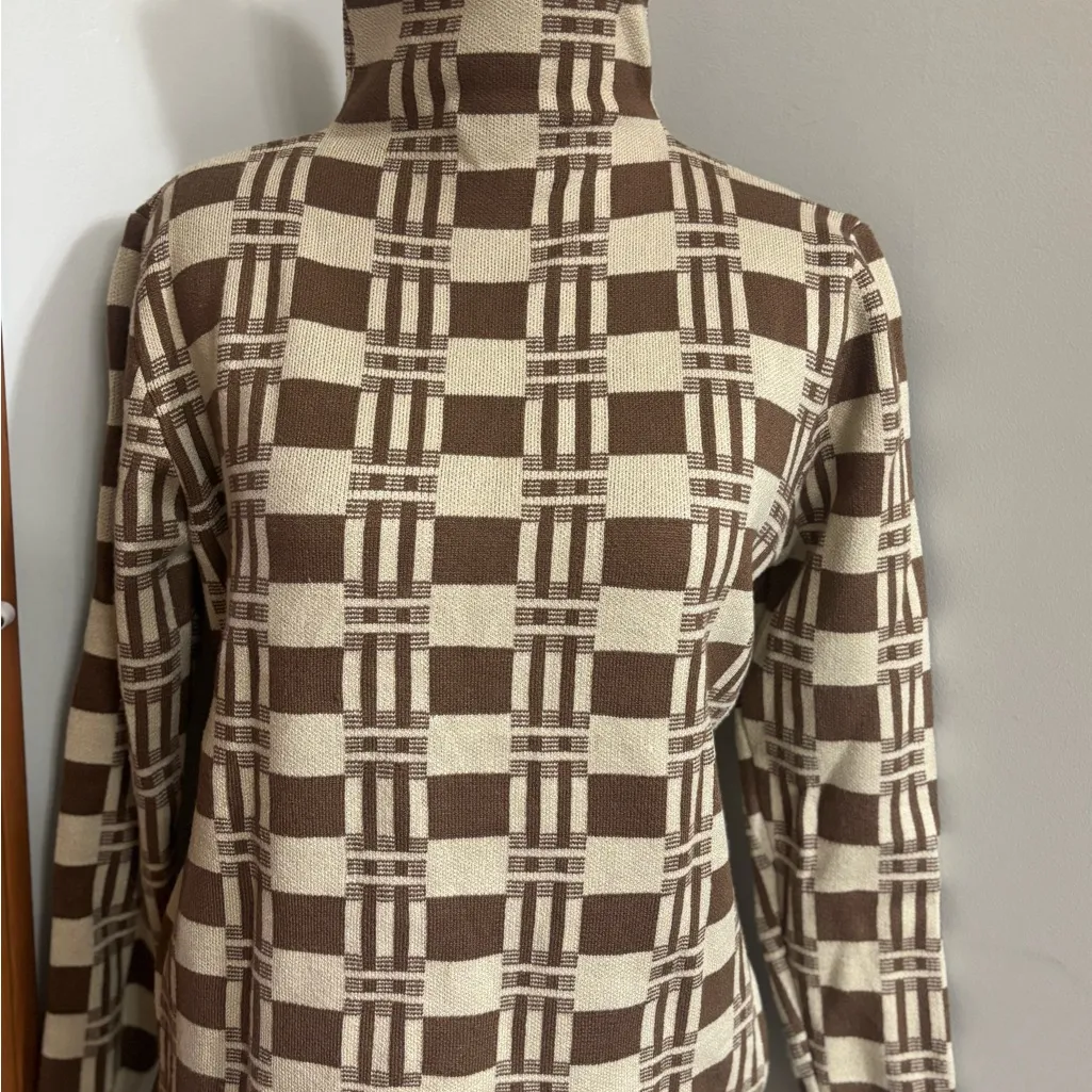 Brown and Cream Checkered Women's Sweater Size M - Image 2