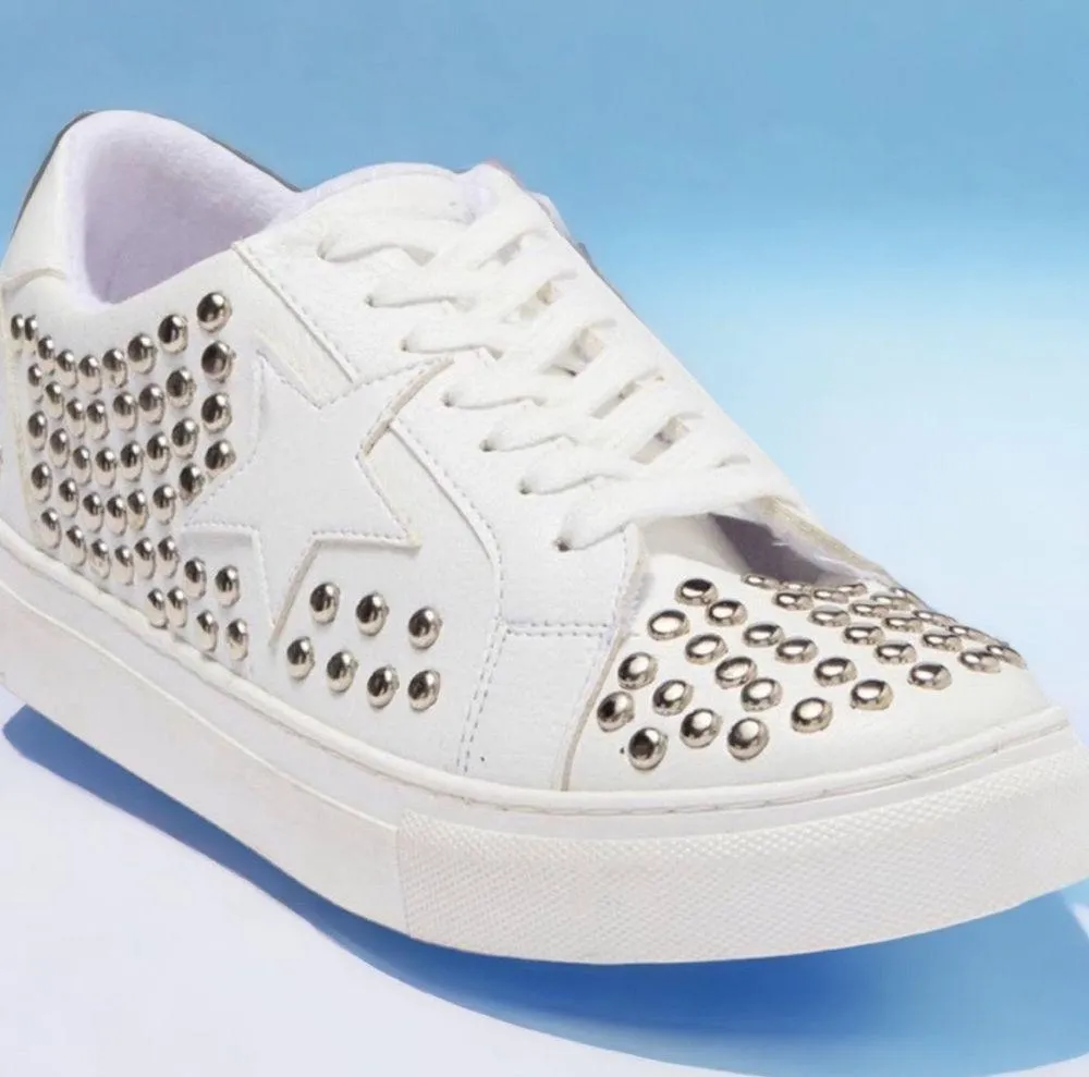 NEW Steve Madden Phunky Studded Sneaker - Image 4