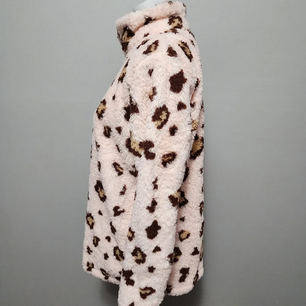 Mommy & Me Pink Leopard Sherpa ¼ Zip Pullover Size Large - Image 4
