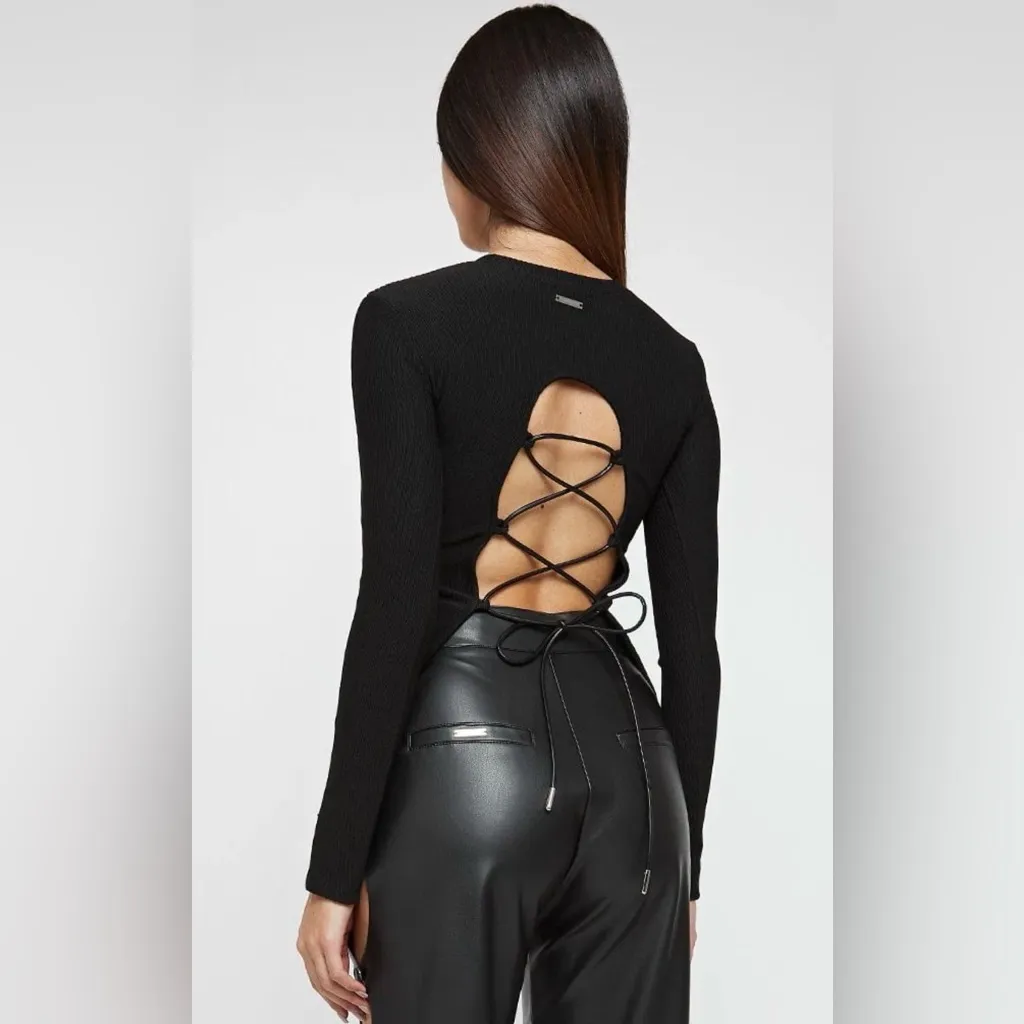 MANIÈRE DE VOIR BLACK RIBBED CUT OUT LACE UP TOP - Image 2