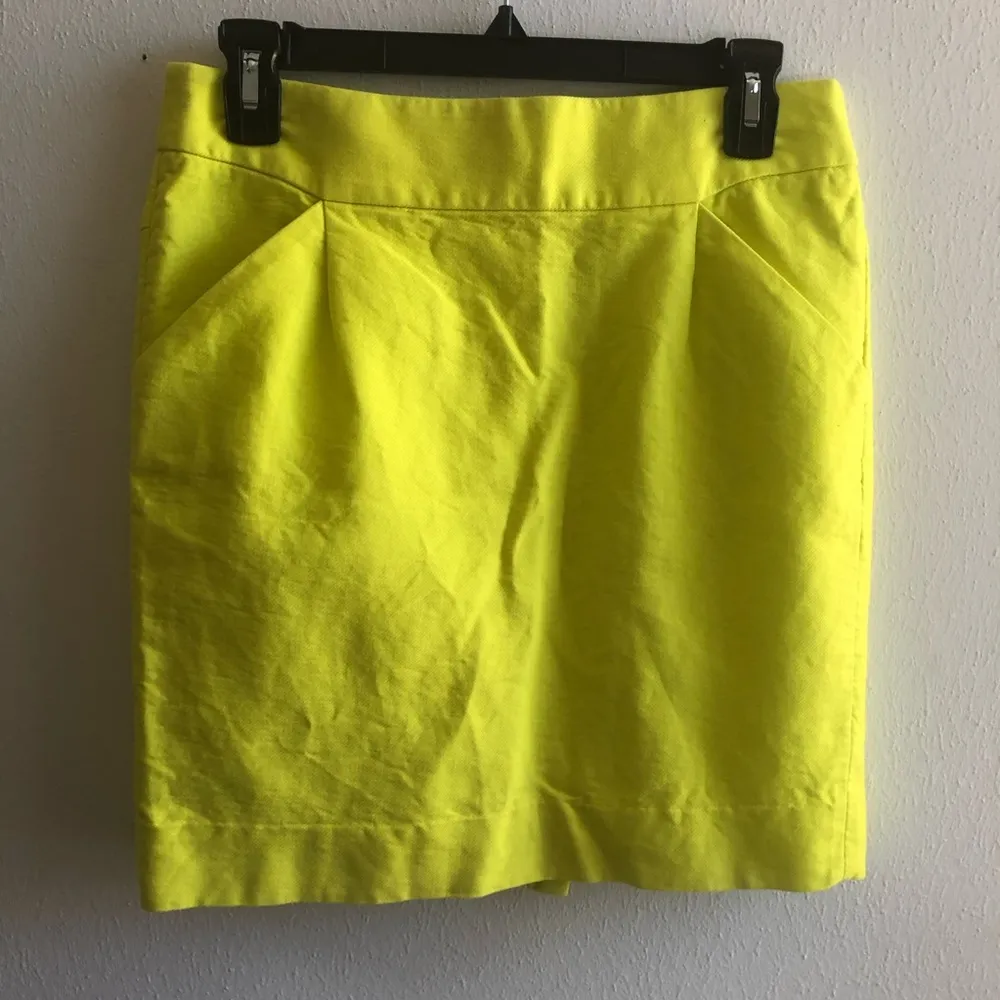 J. Crew Skirt Neon Yellow The Pencil Skirt Sz 4 EUC w/ Pockets Factory Store - Image 4
