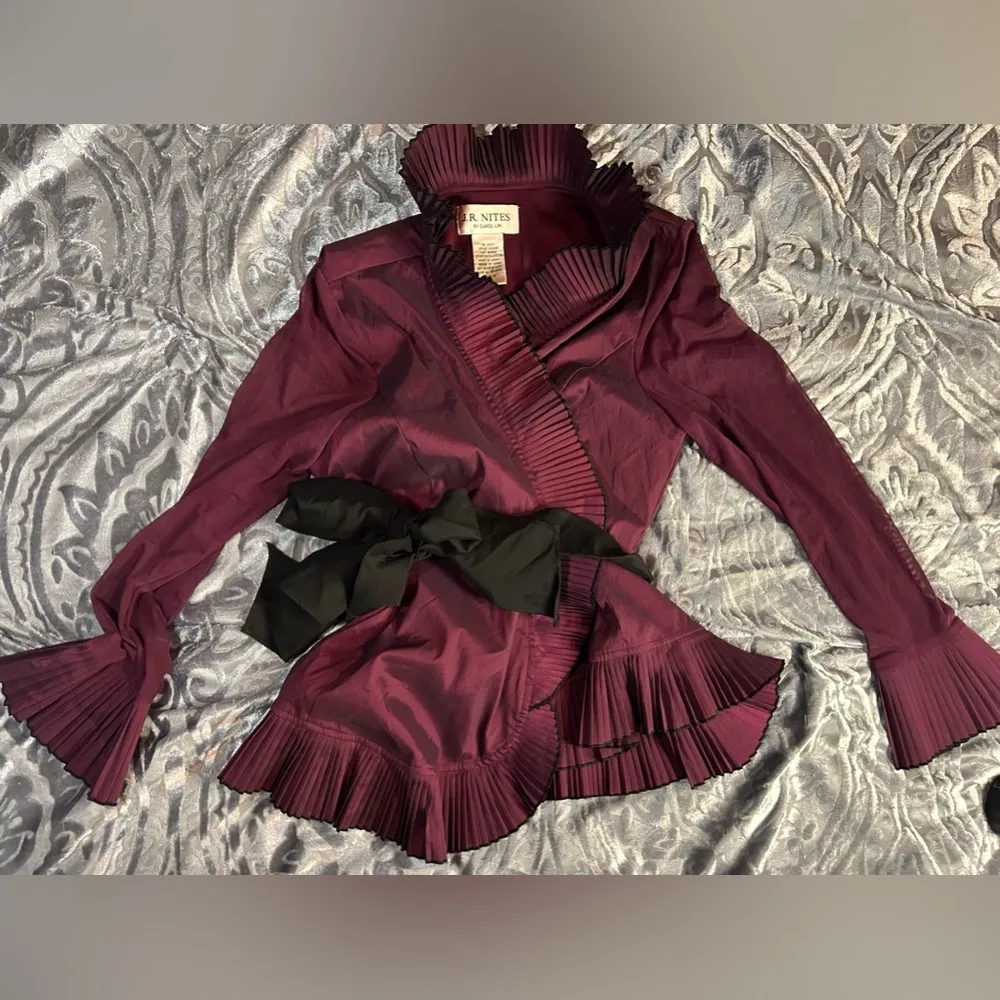 Vintage J.R. Nites Wide Collar Wrap Around Purple Top W/ Black Sash Large - Image 11