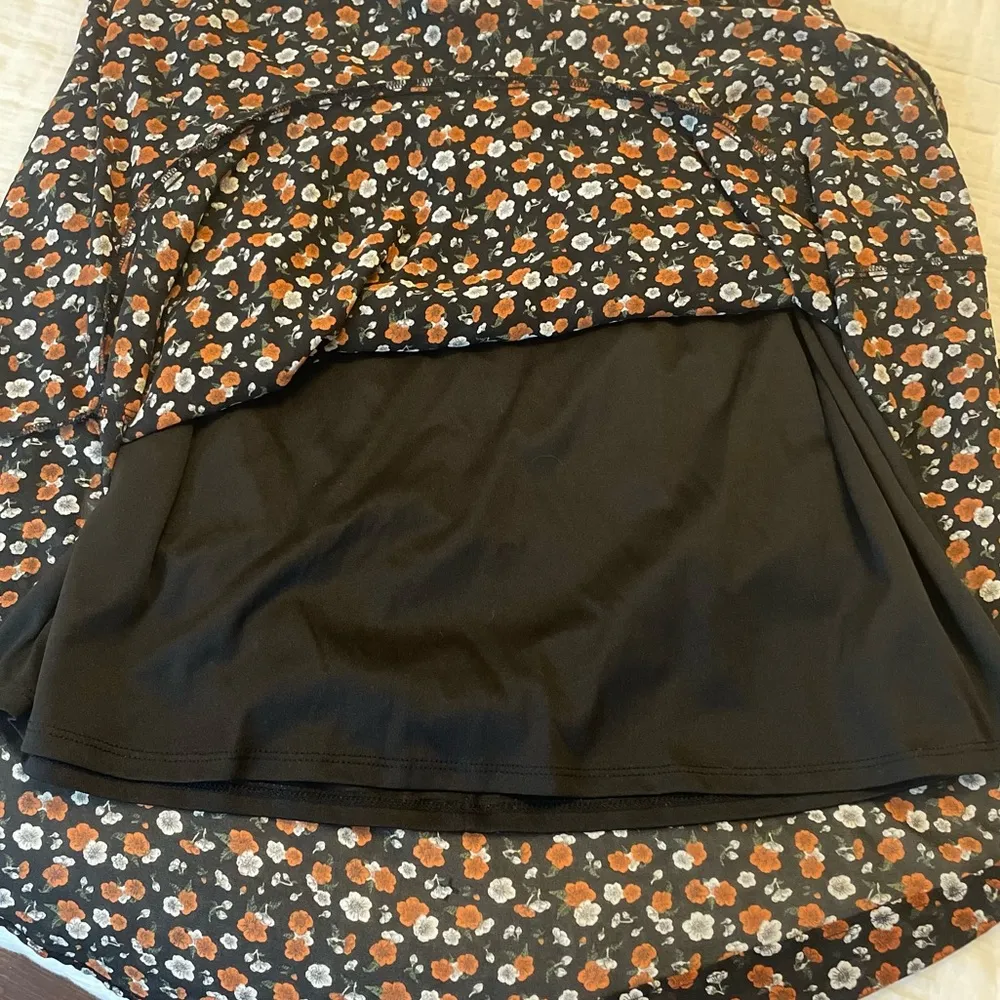 WILD FABLE Floral Tiered Asymmetrical Hem Lined Boho Midi Skirt Size M - Image 6